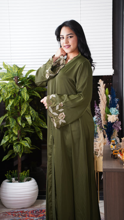 Abaya Femme Brodée – Coupe Élégante & Fluide
