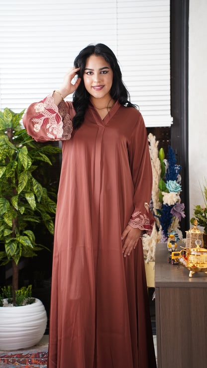 Abaya Femme Brodée – Coupe Élégante & Fluide