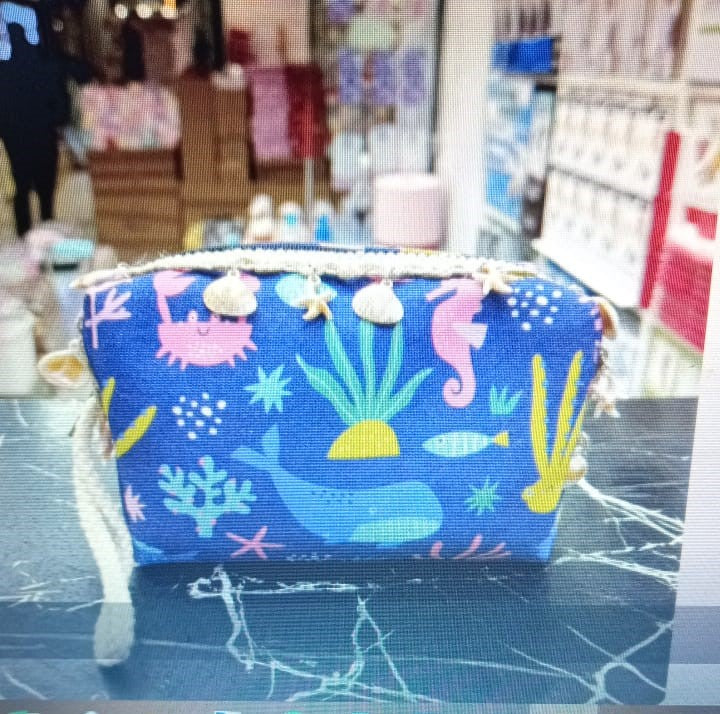 POCHETTES ET TROUSSES