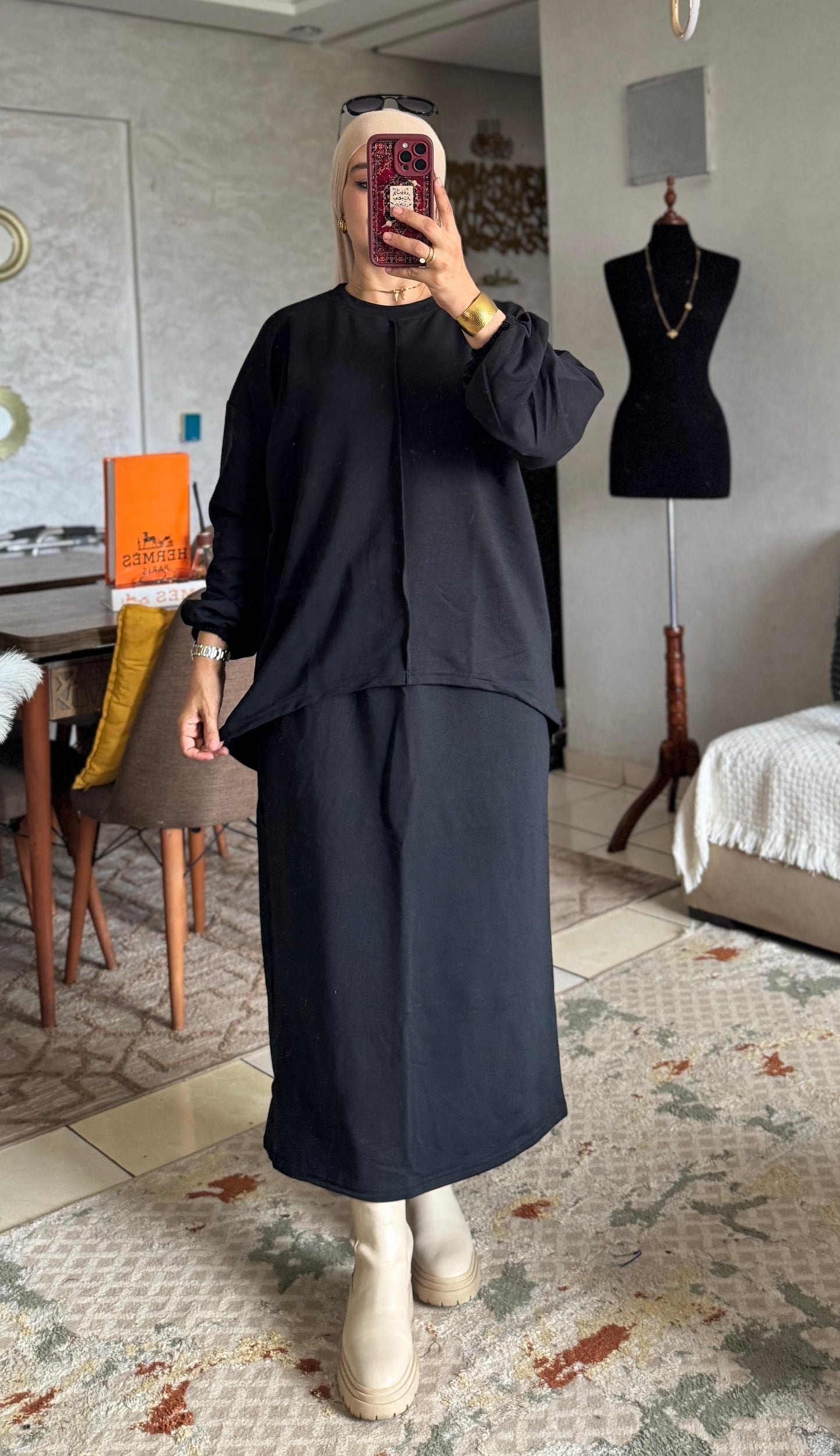 Ensemble Femme Jupe & Haut en Tissu Moutonné – Élégant & Tendance