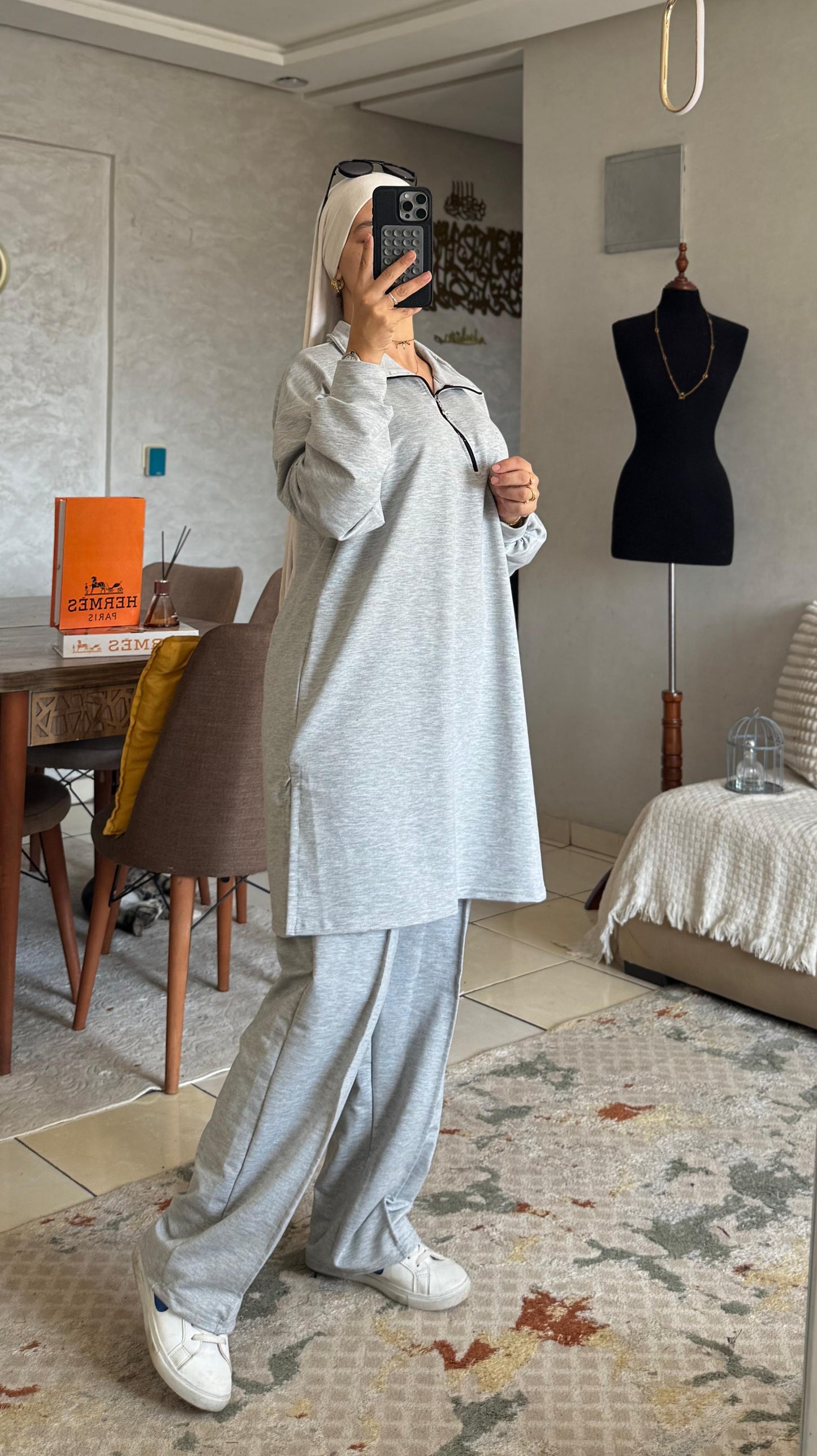 Survêtement Femme en Tissu Moutonné – Ensemble Confortable & Tendance