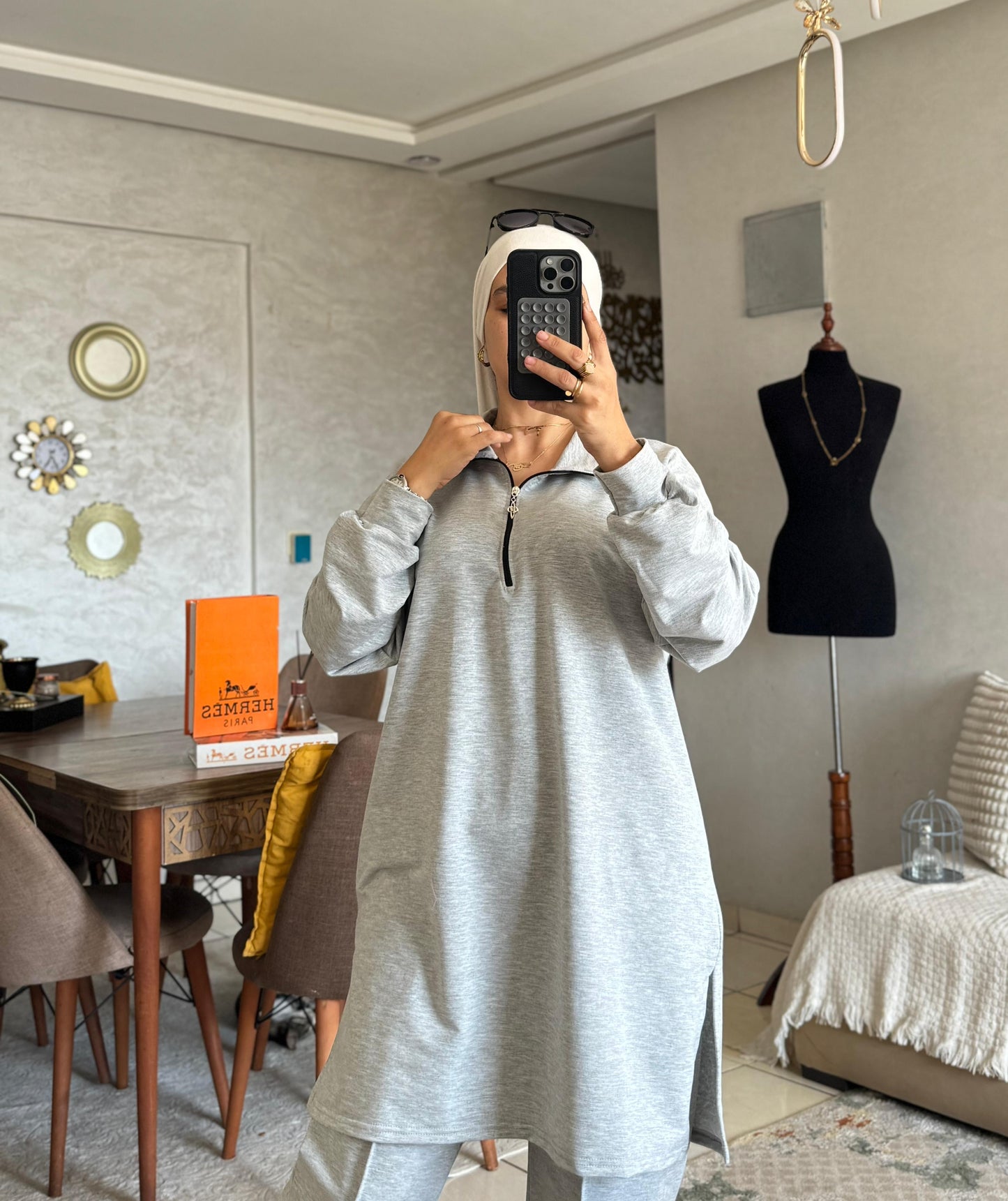 Survêtement Femme en Tissu Moutonné – Ensemble Confortable & Tendance