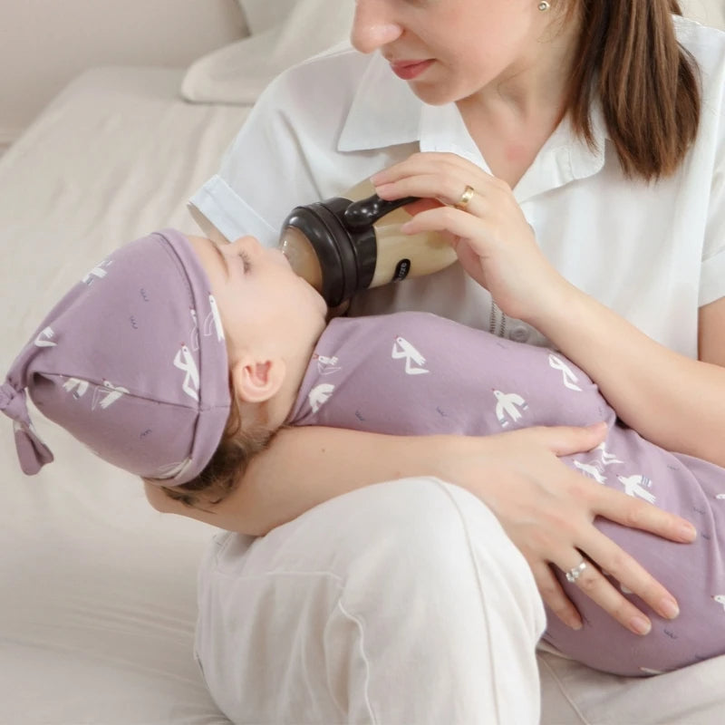 Langes de bébé قماط أطفال مع قبعة
