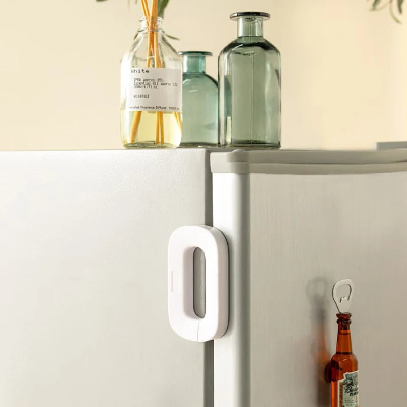 refrigerator lock قفل باب الثلاجة
