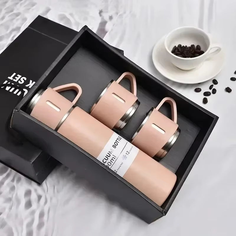 Un ensemble de thermos مجموعة من الترمسات