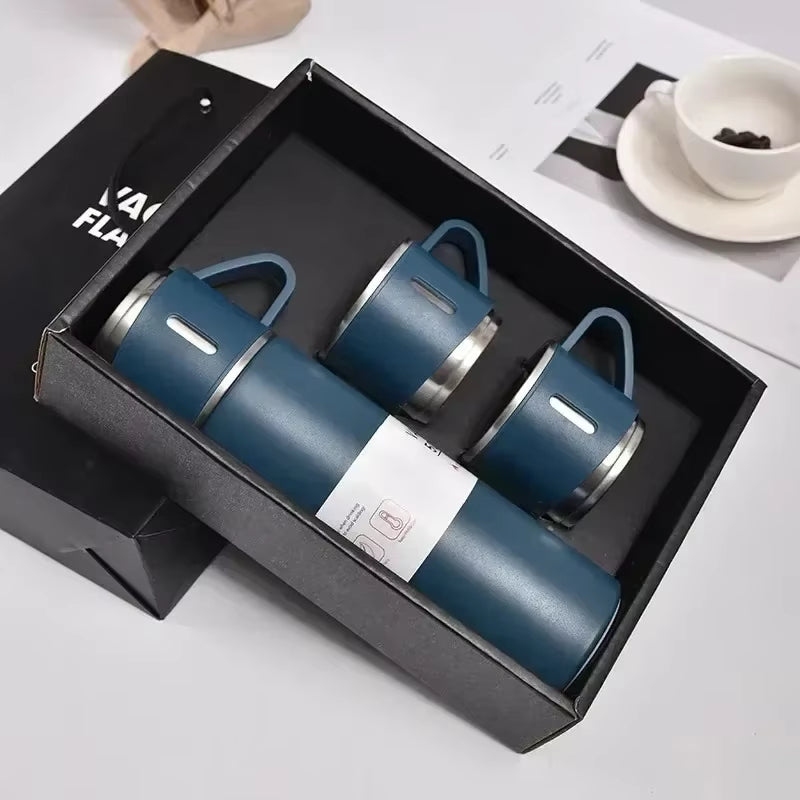 Un ensemble de thermos مجموعة من الترمسات