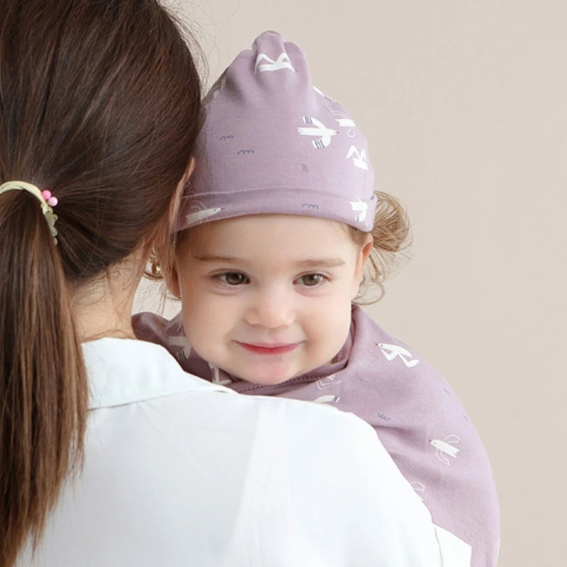 Langes de bébé قماط أطفال مع قبعة