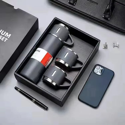 Un ensemble de thermos مجموعة من الترمسات
